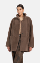 Madlen: Schlichte wendbare Jacke aus Lammfell in einem leicht oversized Schnitt